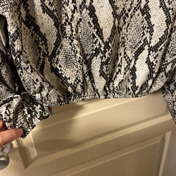 Snake print zara sweater - Picture 2 of 2